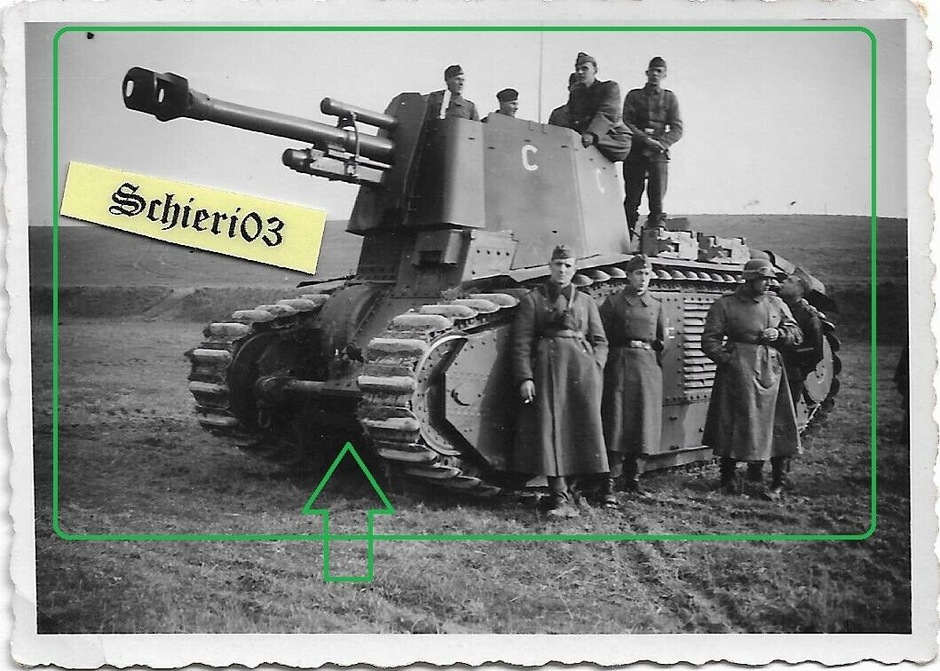 WH Foto WK2 Panzerjäger Beute Panzer Umbau Sd.Kfz. 10,5 cm leFH Char B2 tank