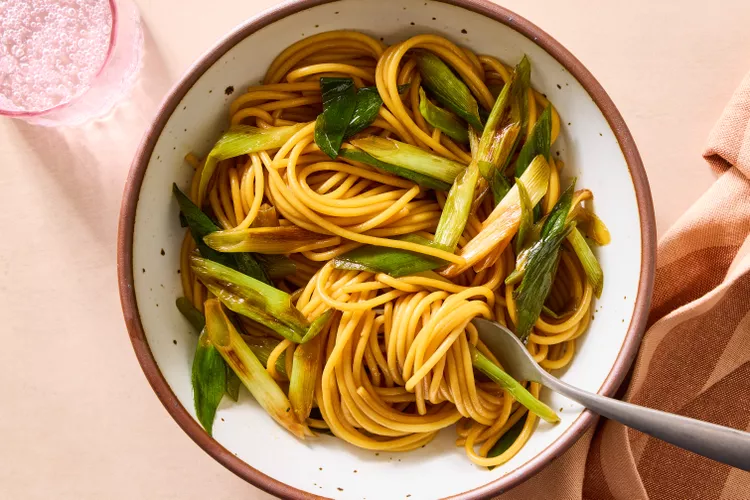 superyumy scallion pasta lead 3 7eef7c64dc1f4582ba4efe1952ec49ca