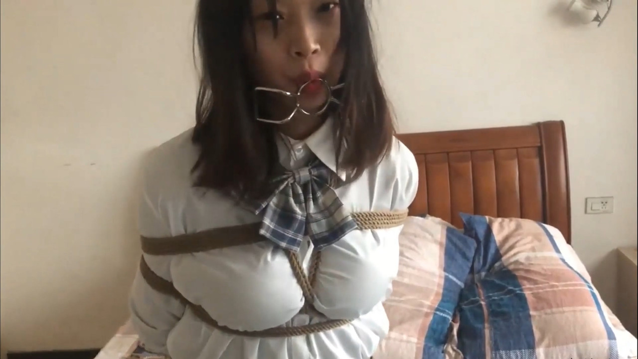 安今原创 大凶妹子捆绑放置.mp4_20220327_130852.837