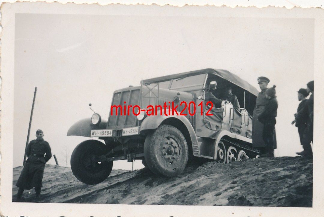 Foto, schweres Zugfahrzeug, Sd.Kfz. im Gelände,