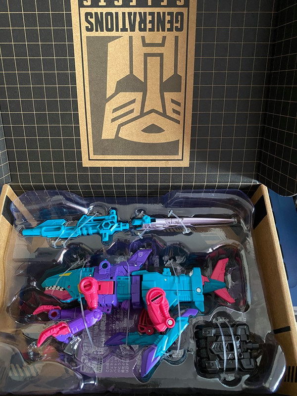 Transformers-Generations-Selects-Tentakill-Overbite-3