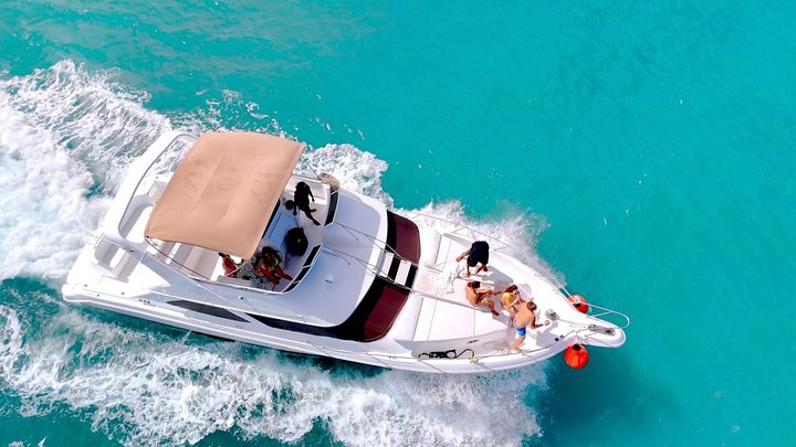 Miss Cat 46 ft boat rental Cancun - Deck area with snorkeling equipment and professional crew service