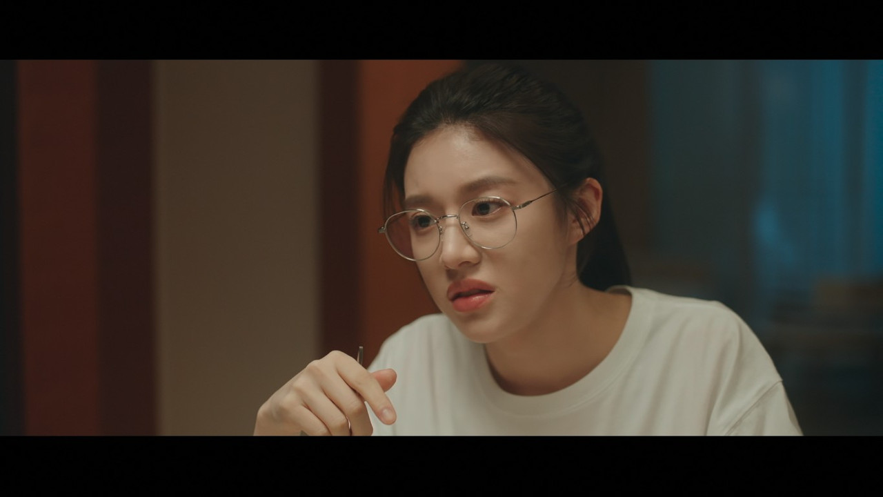 VS--Netflix-ResidentPlaybookE7Episode7-28’09”