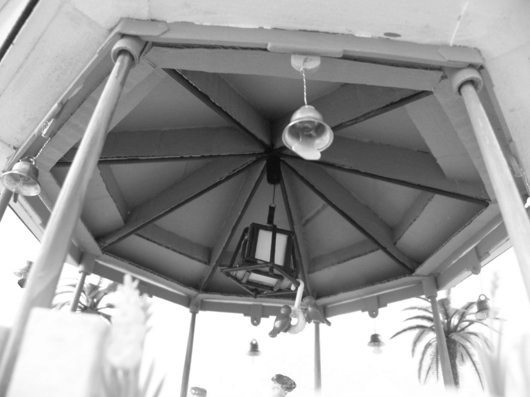 kiosko 8 campanas - gris 1