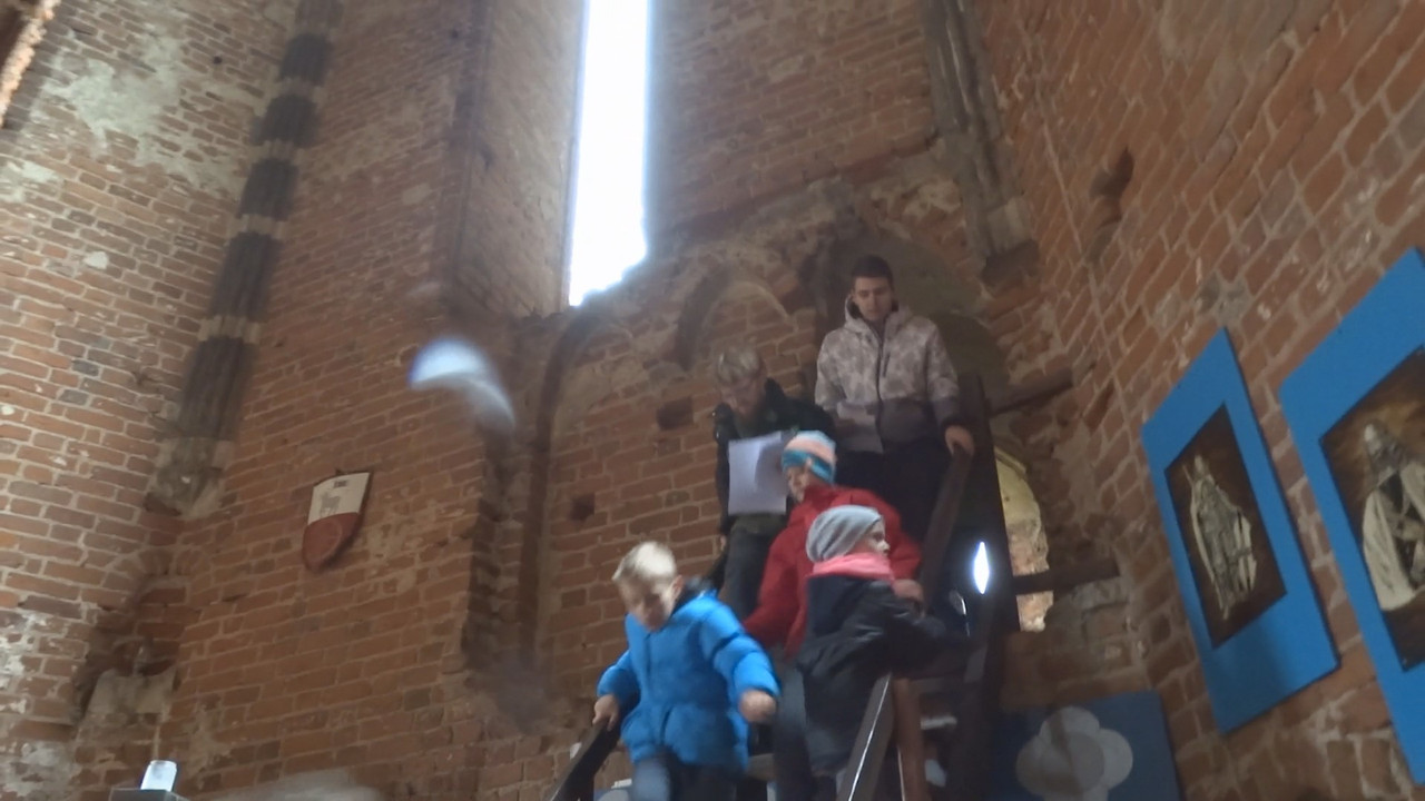 06.37 - Zamkowe atrakcje_001385