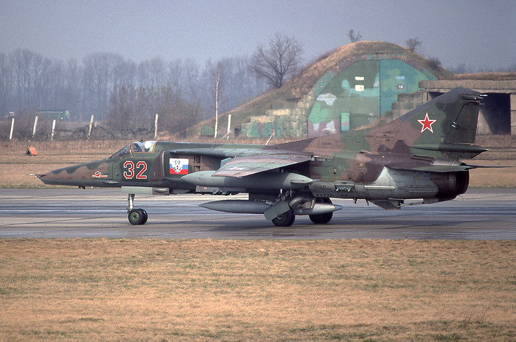 296 APIB Mig-27D 32 Red_61912553151 [Grossenhain 3.93] Leaving Germany for the storage base at Dimit