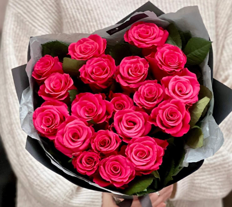 Купити букет троянд з доставкою у Львові