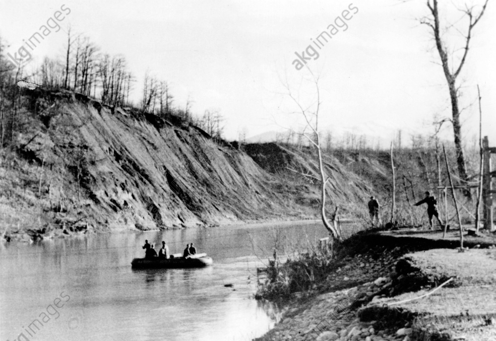 II. WK - Ostfront - Flußüberquerung 1943.