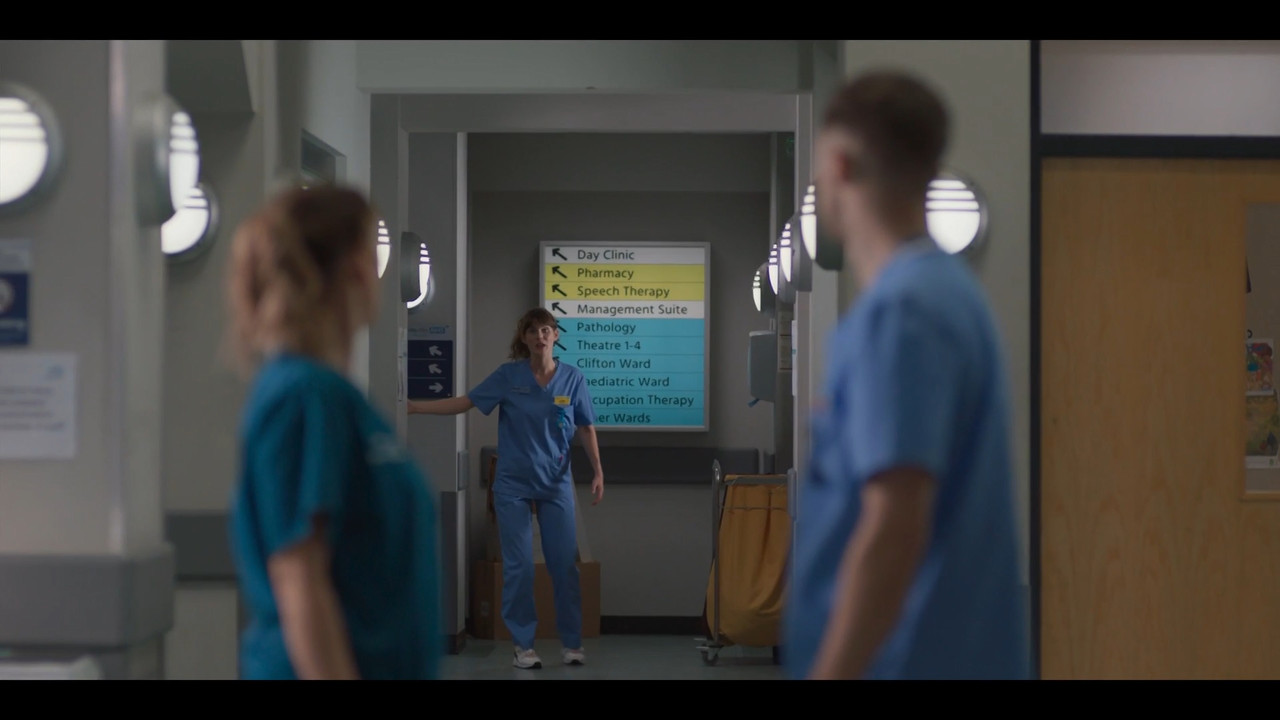 2023-04-08_21_35_BBC1_Casualty_37x26_Welcome-to-the-Warzone.mp4_snapshot_00.37.35.782