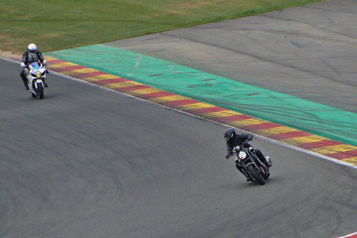 Une journée de roulage à SPA FRANCORCHAMPS - Page 2 R-DSC2930
