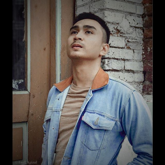 Lutfi Agizal dikenal sebagai artis, model dan juga diskjokey alias DJ kebangsaan Indonesia.