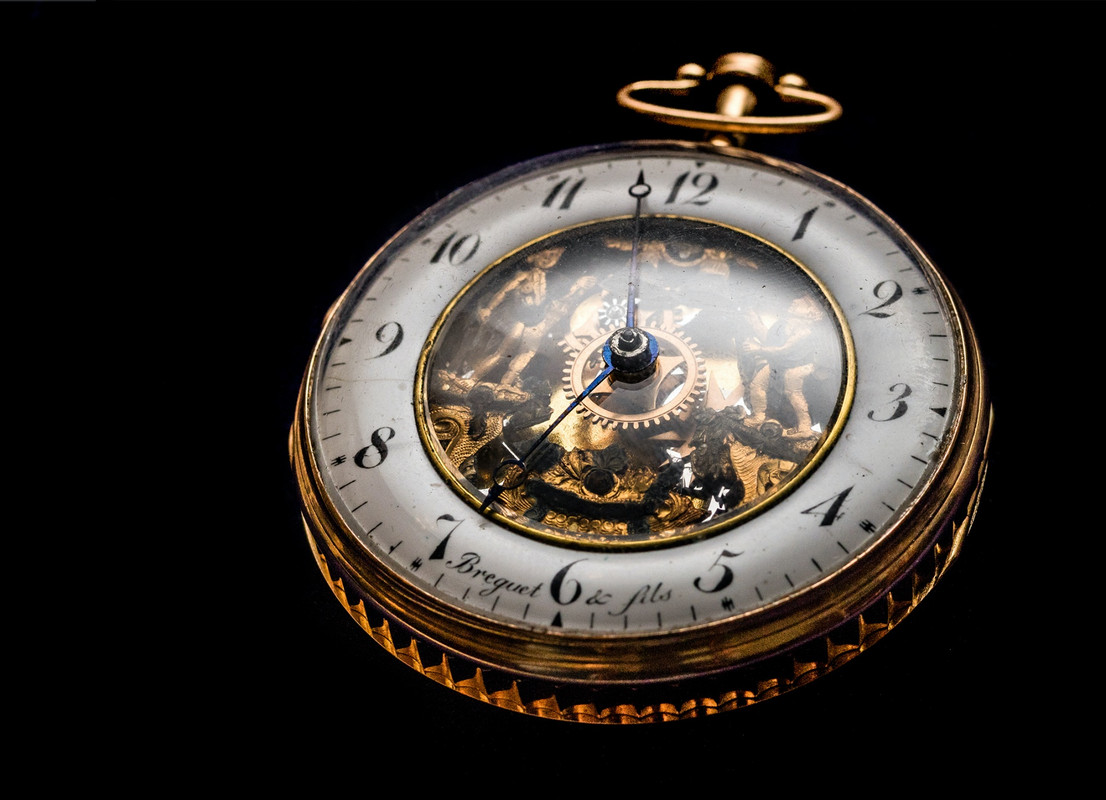 goldroundpocketwatch.jpg