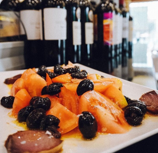 Ensalada De Tomate Y Bonito