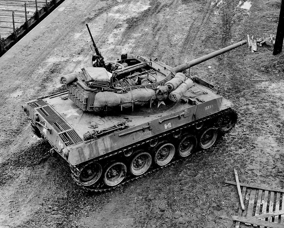 M18 Hellcat apodado Dorothy en Francia, diciembre de 1944 M18 Hellcat apodado Dorothy en Francia, diciembre de 1944