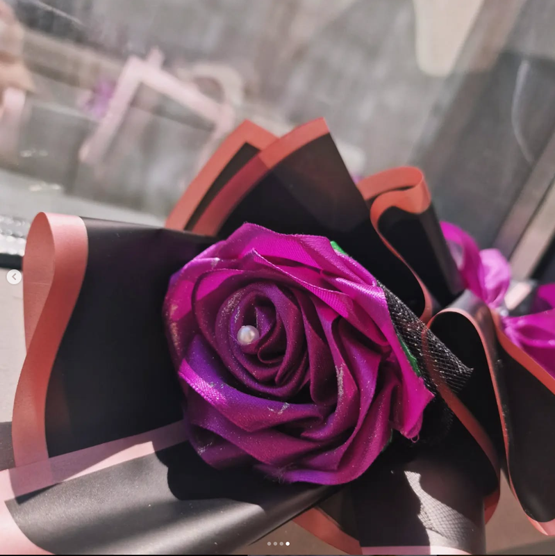 Midnight Rose – Satin Noir Single Bloom