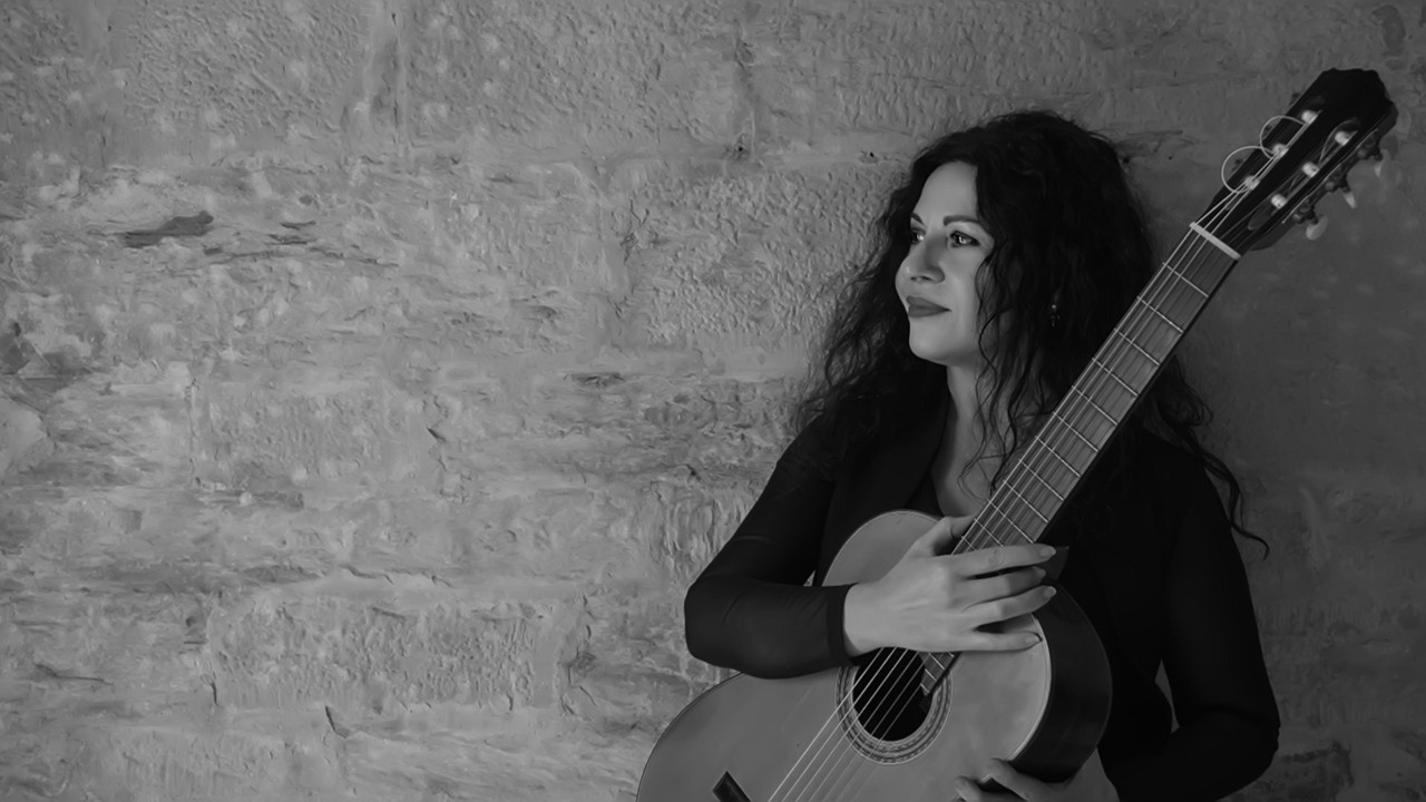 Veronica Barsotti – Guitar