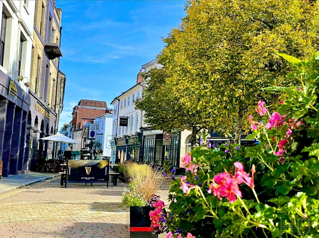 town-p-square-HD.jpg