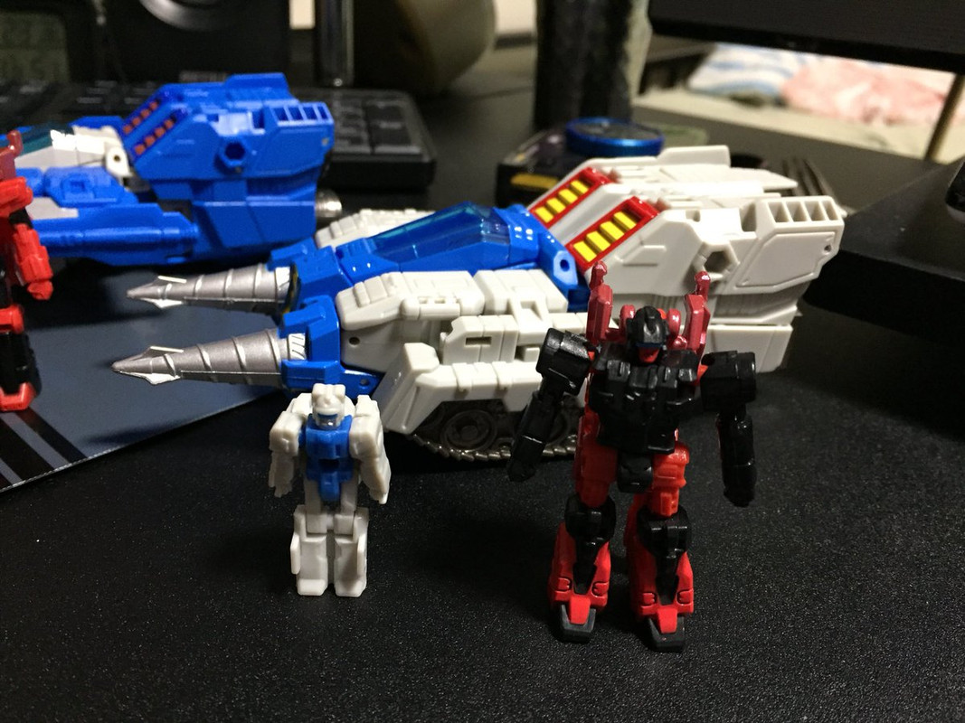 08-Takara-Tomy-Legends-LG-64-Seaspray-LG-65-Targetmaster-Twin-Tw