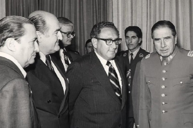 Genocida - Fallece a los 100 años el criminal de guerra y genocida diplomático estadounidense Henry Kissinger HK-pinochet