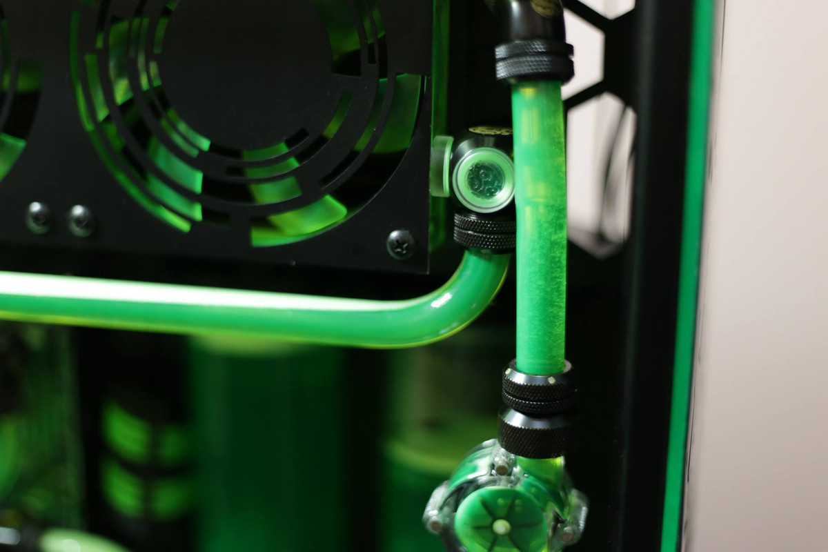 27164152_10213172780548469_3122554238844953008_o