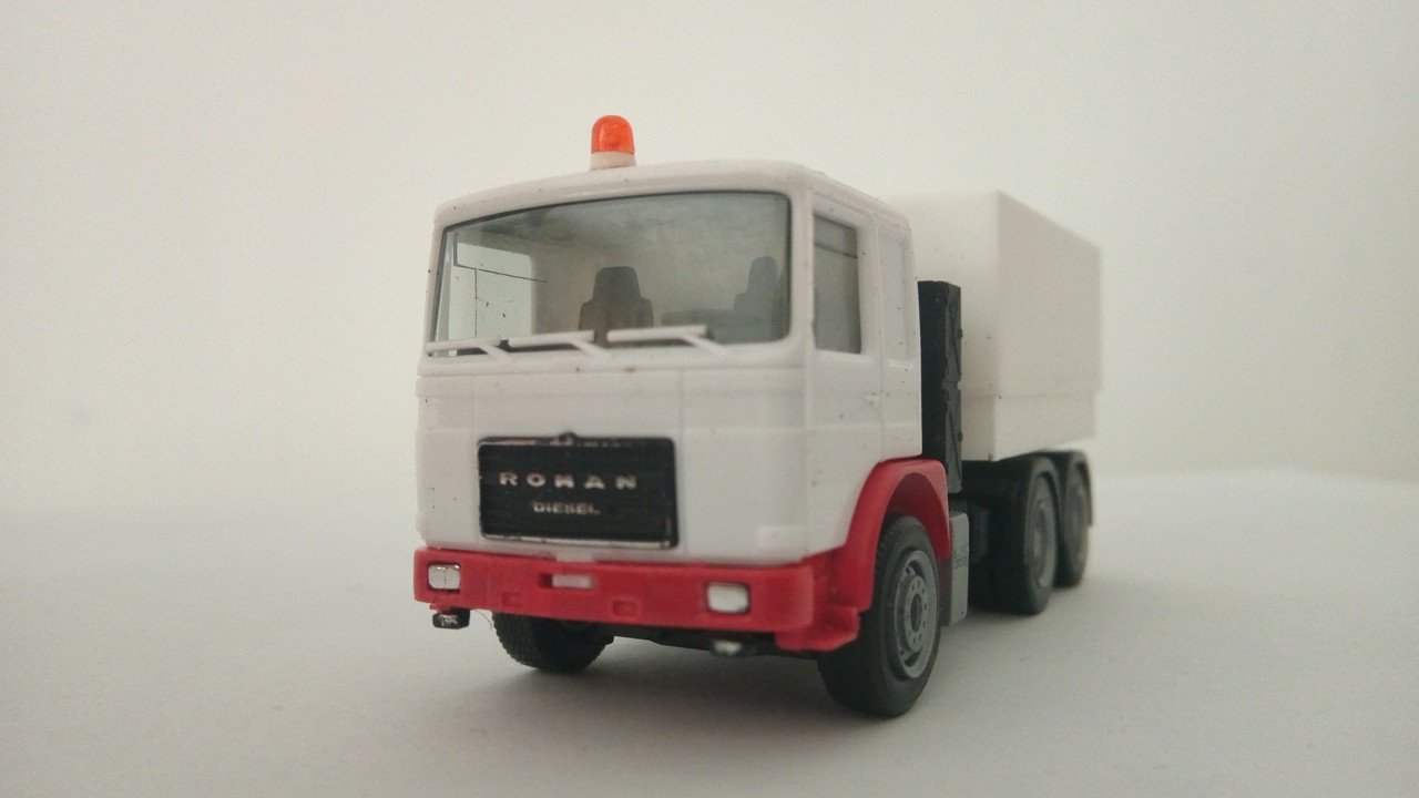 Mache (9243)