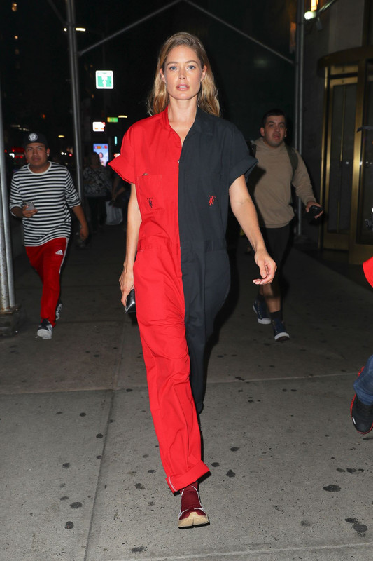 doutzen-kroes-at-calvin-klein-runway-show-at-new-york-fashion-we