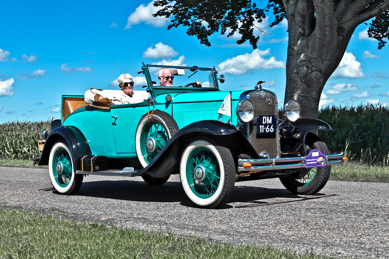 turquoisevintagechevrolet.jpg