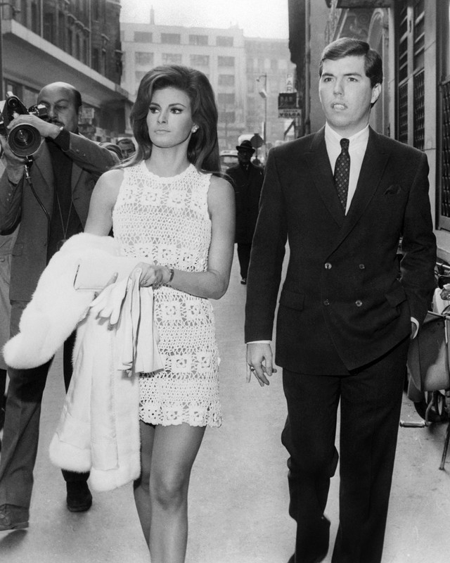 raquel_welch_c17