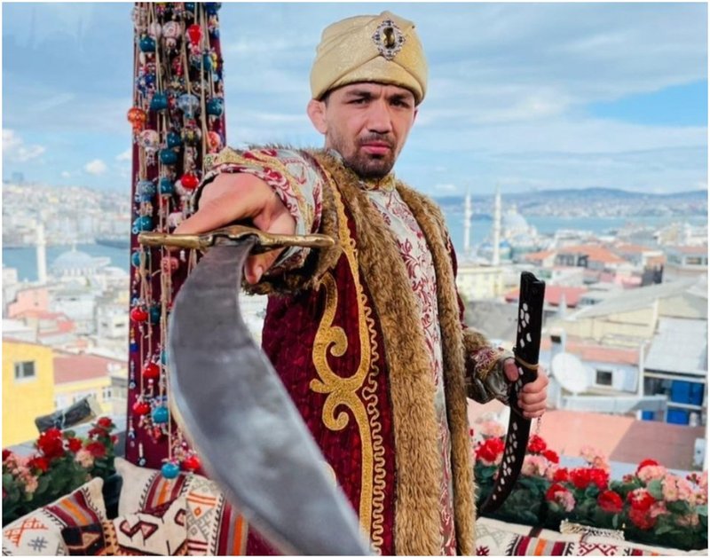 Аскар Аскаров призова UFC да му намерят съперник