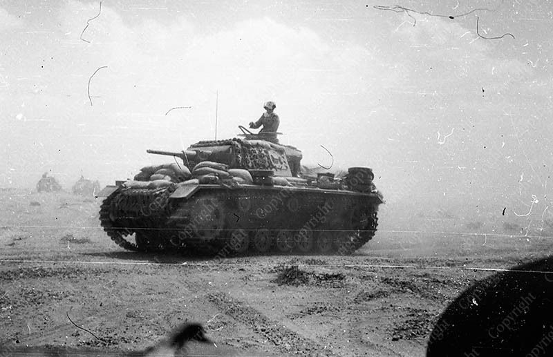 Panzer in Afrika mit zusätzlichen Ketten als Pan