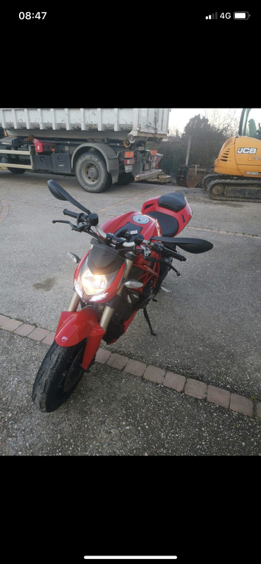 F5E12A58-83D5-46AE-8ECC-7FE204921439