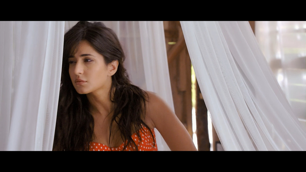 [Image: Katrina-Kaif-Hot-Navel-From-Bang-Bang-20...-26-34.jpg]