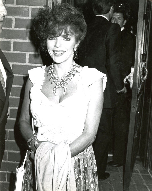 Joan_Collins_h23