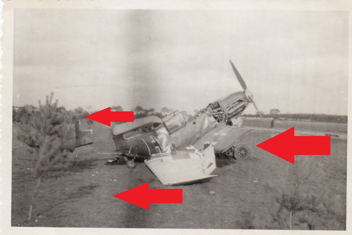 616, Privat Foto Flugfeld Bönnighardt Me 109 nach zusammenstoß mit Me 110 !