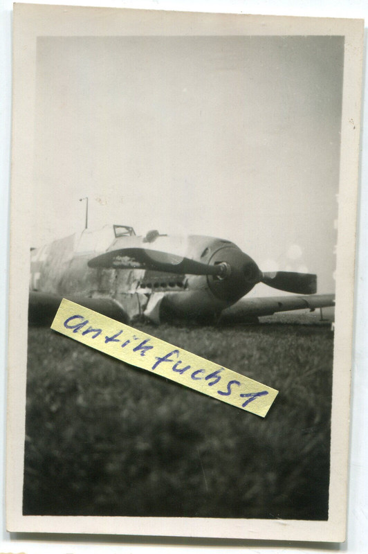 Foto (3)- notgel. Me 109 Jagd-Flugzeug SG   BU von Heinz Humburg vom J.G.26 1943