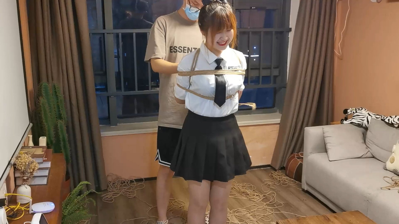 奥特曼 超爱的玥妍JK日式驷马长时间放置.mp4_20221128_101040.777