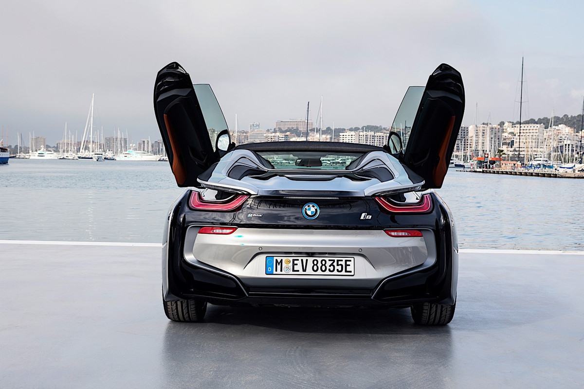 BMW i8 Roadster First Edition (28)