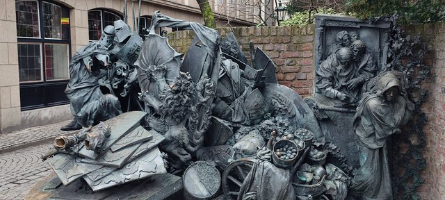 Dusseldorf, Frankfurt, Colonia (23-26 Febrero) - Blogs de Alemania - Llego a Düsseldorf (25)