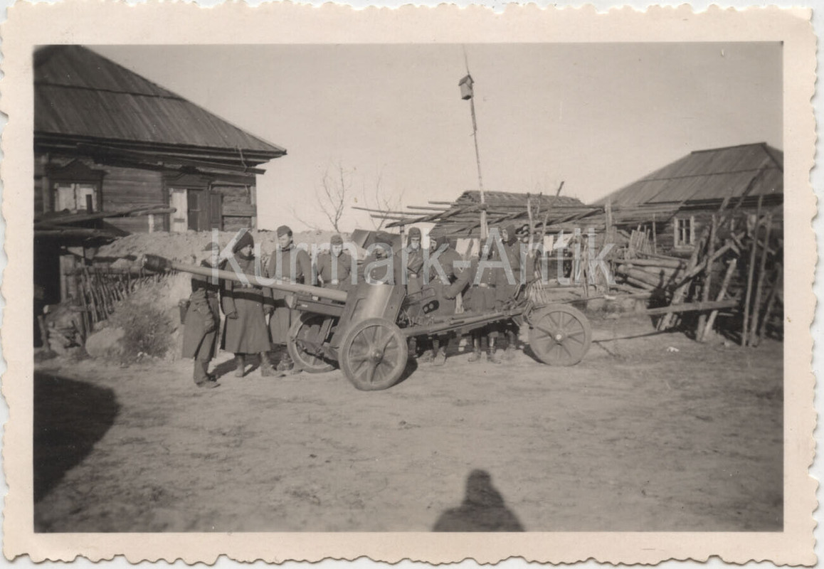 Foto Wehrmacht Russland Panzer Jäger PAK Kanone 7,5 cm Anhänger trailer
