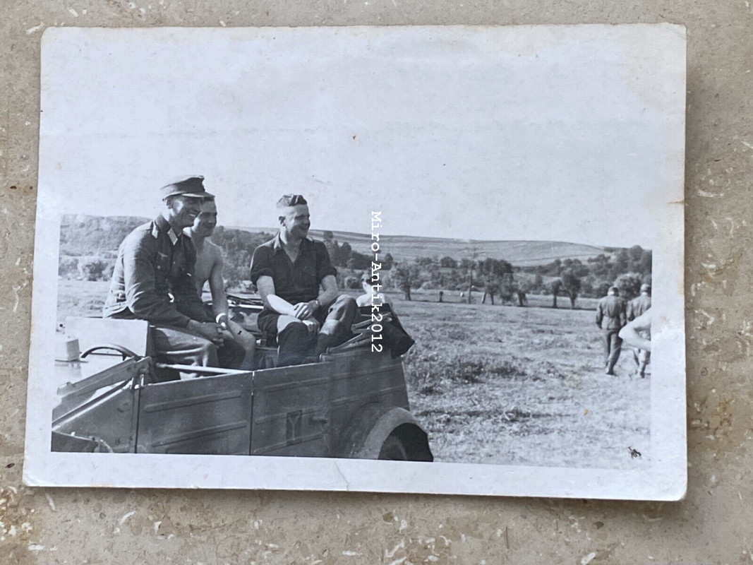 Foto, Wk2, VW Typ 82 Kübel und Soldaten