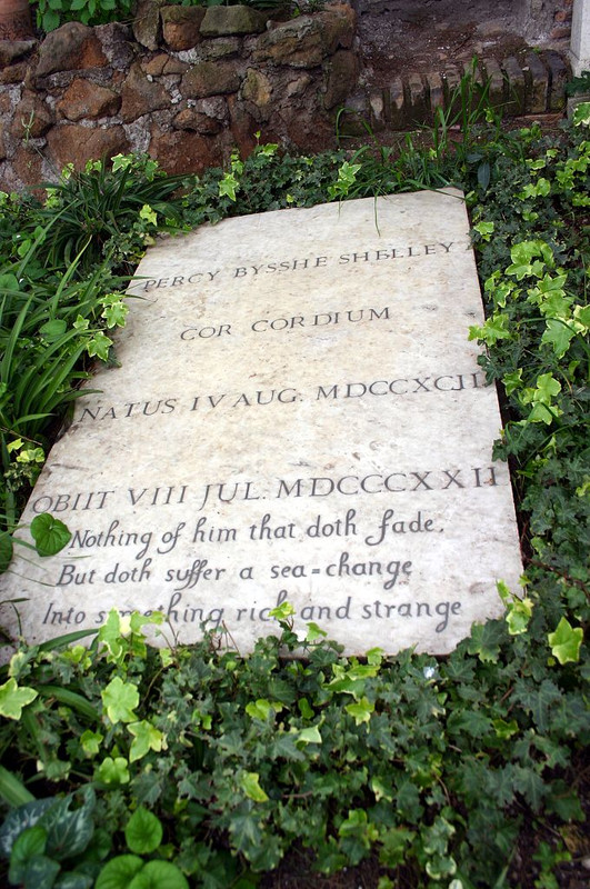 680px-9024_-_Roma_-_Cimitero_acattolico_-_Tomba_Percy_Bysshe_Shelley_(1792-1822)_-_Foto_Giovanni_Dal