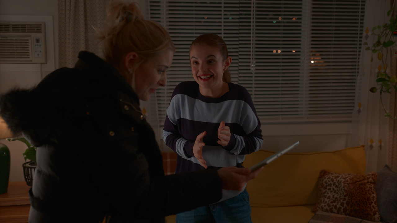 mpv shot My Secret Santa 2025 2160p UHD NF WEB DL HDR DV HEVC Нечипорук 00 03 32 0001