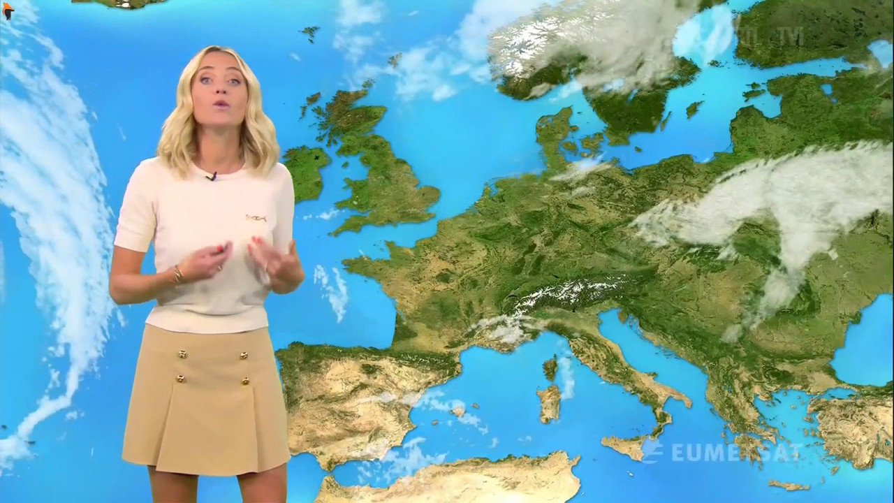 Emilie Dupuis 240821.mp4_snapshot_00.16_[2021.08.24_19.18.57]