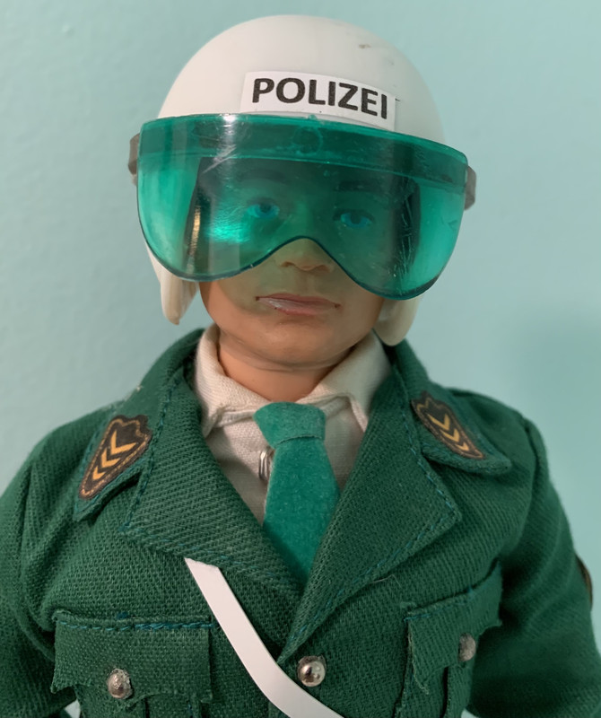 Action Team German police update. 681630-B2-4-F4-B-4-B4-B-B8-DC-52455-C7-B3-F30
