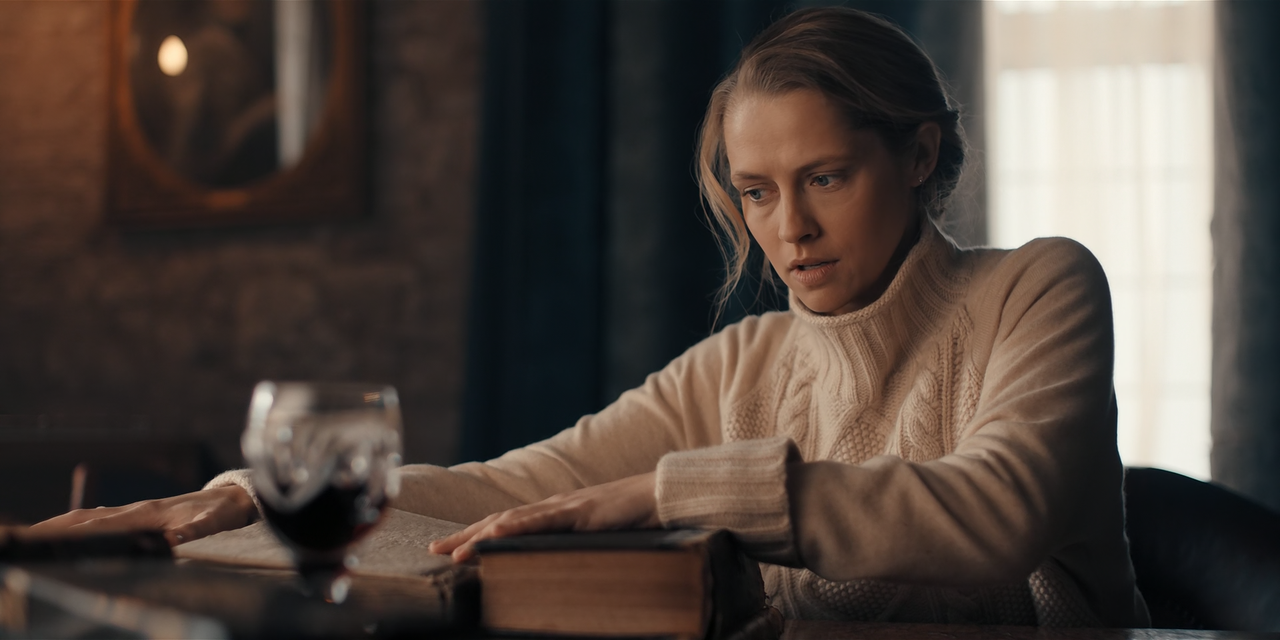 A.Discovery.of.Witches.S01E03.Episode.3.1080p.10bit.BluRay.AAC5.1.HEVC-Vyndros.mkv_snapshot_08.24_[2