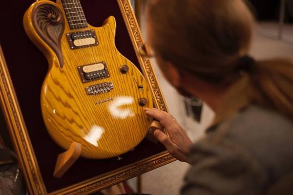 14364732_Omega-2Small