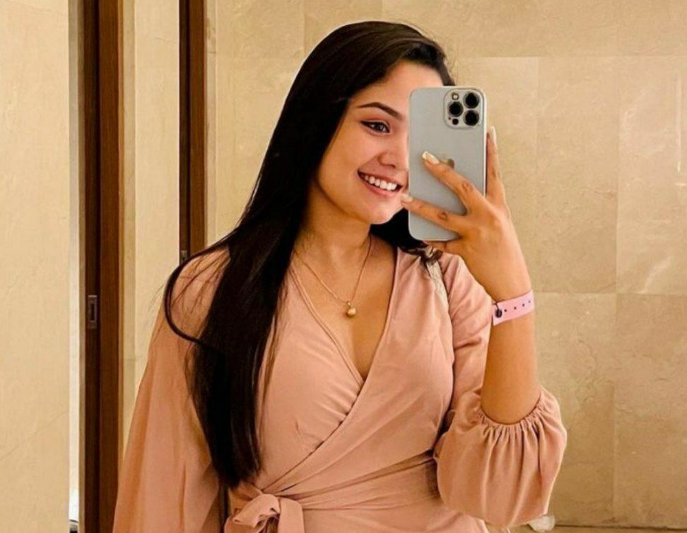 Huge hanging boobs fucked by producer exclusive viral video