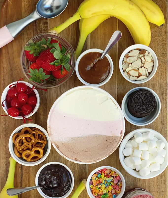 razliciti sastojci za banana split