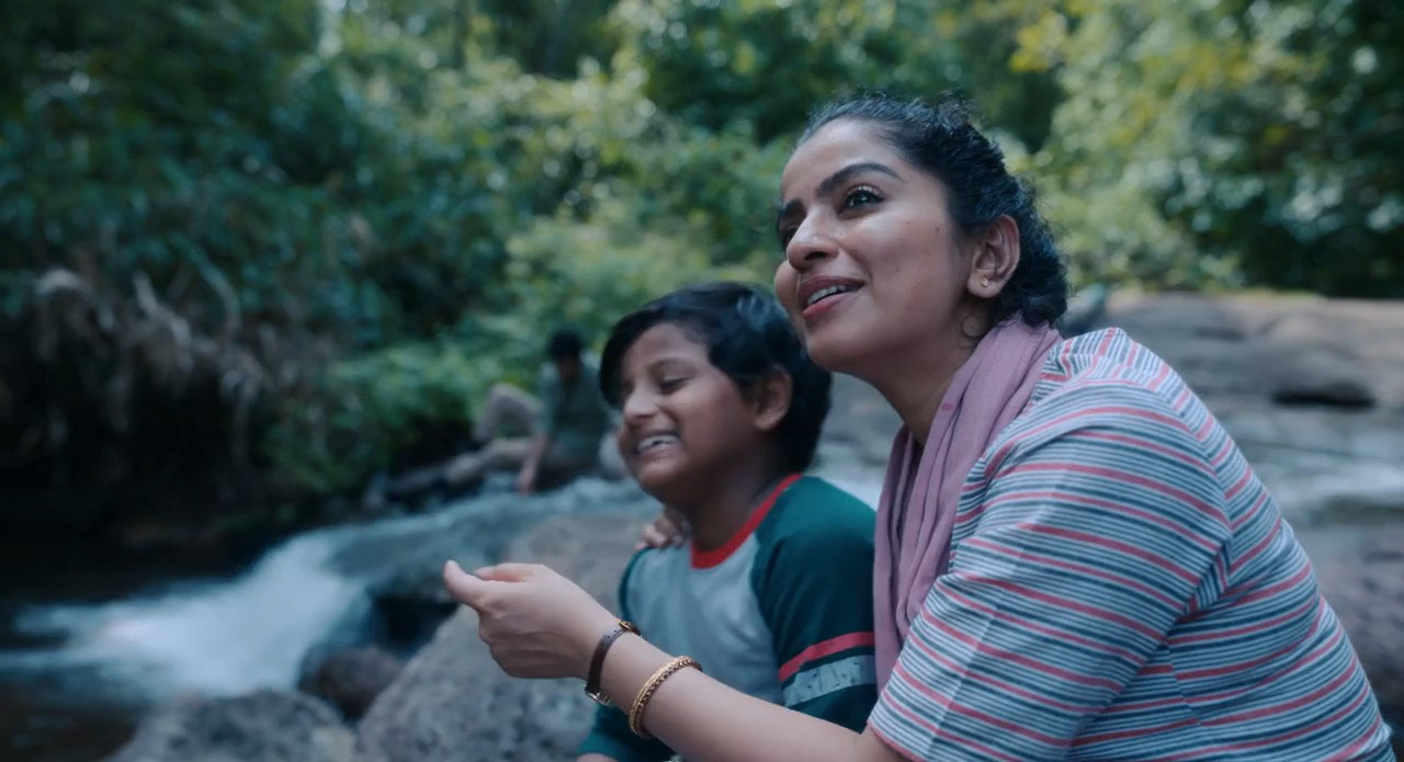 Poacher (2024) Season 1 [Hindi + Tamil + Telugu + Malayalam + Kannada] WebRip 480p, 720p ESub - Complete Screenshot