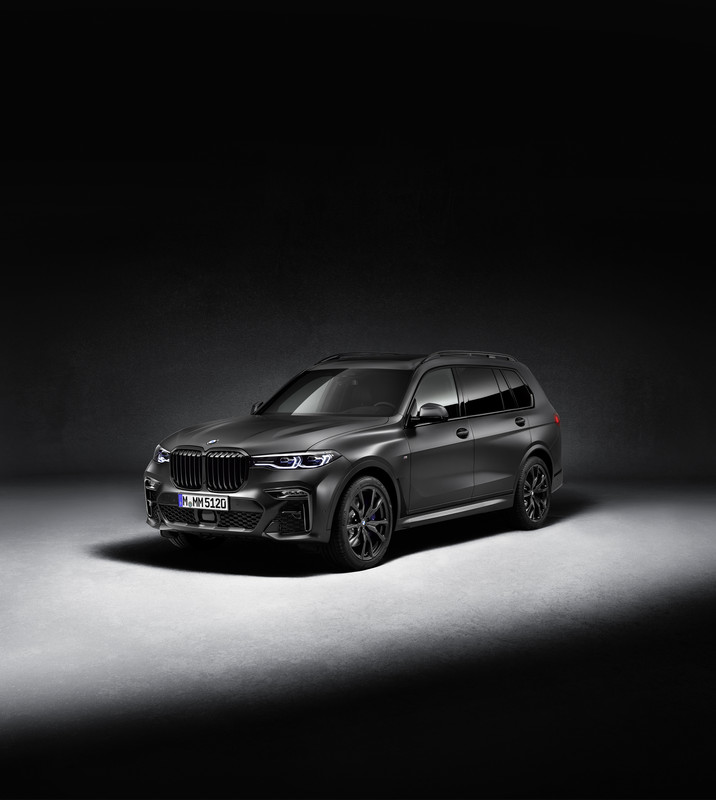 P90386152_highRes_bmw-x7-edition-dark-